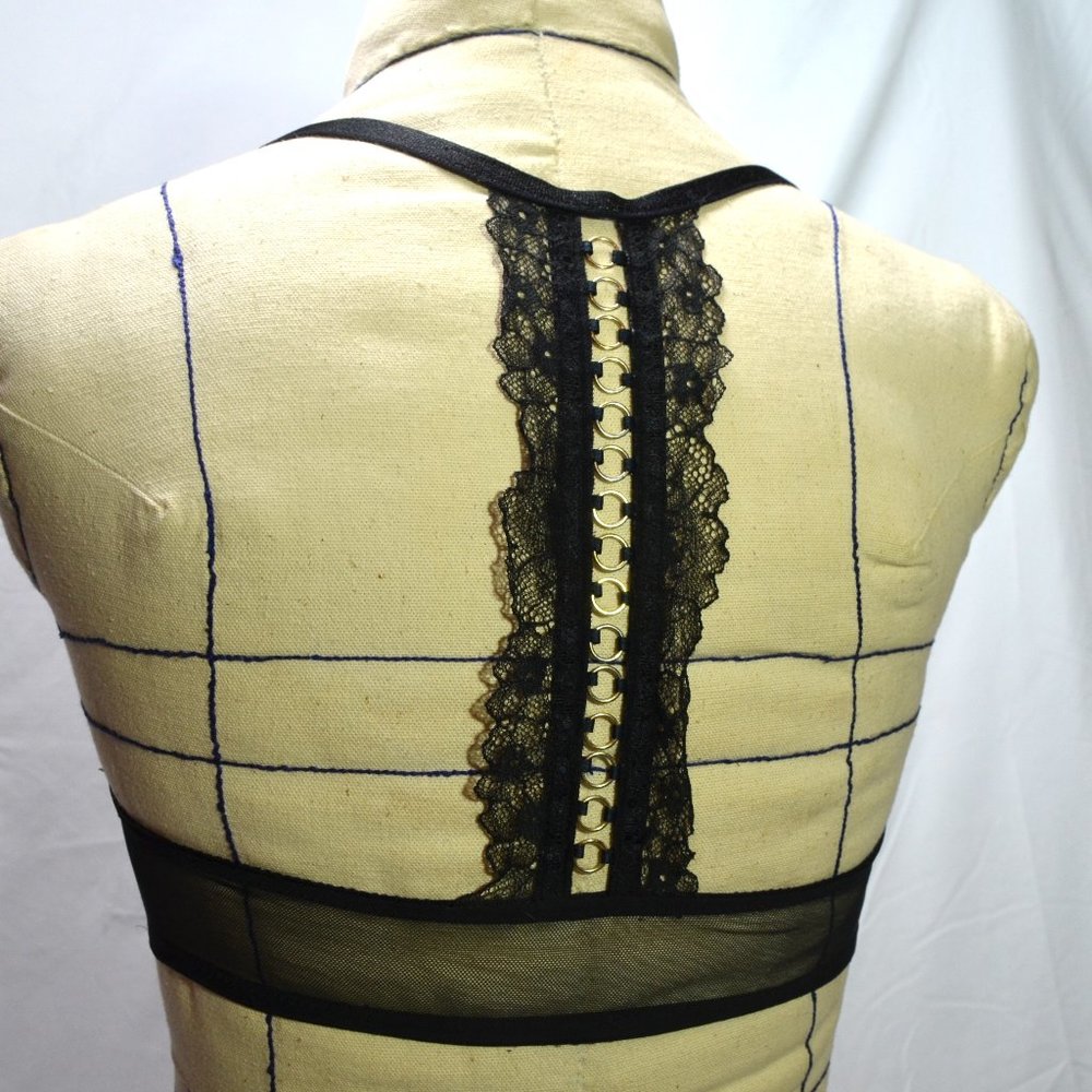 Victoria's Secret Very Sexy Bra 32C Fancy Floral Lace Racerback Uplift Plunge